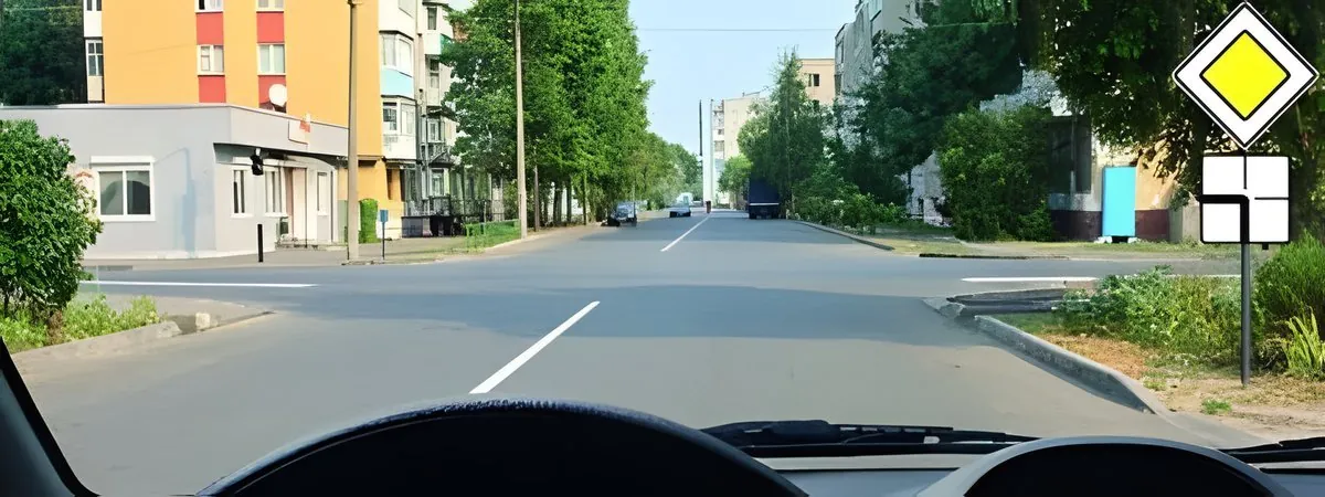 Հարց № 1.126․ Հետադարձն այս խաչմերուկում